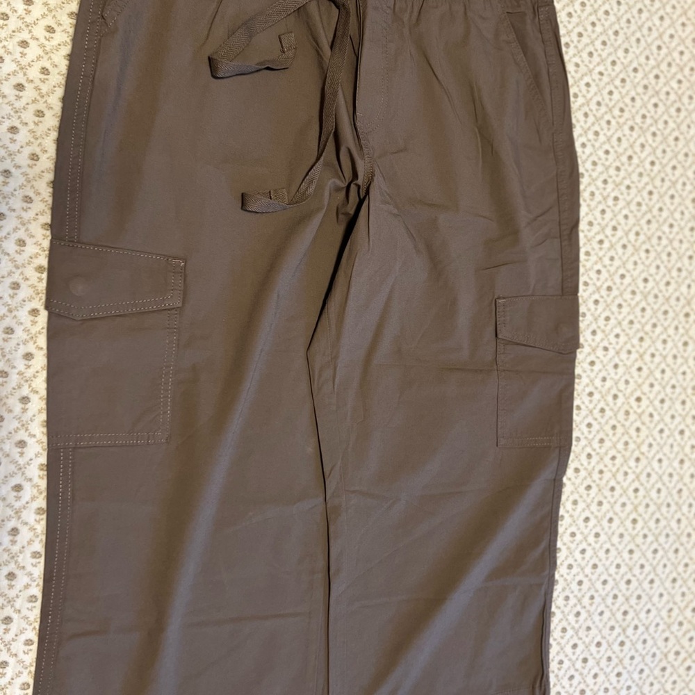 Women’s brown crops